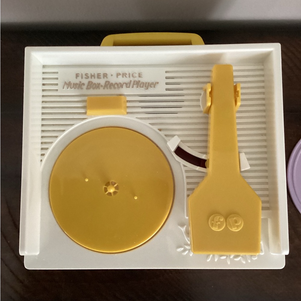 2014 Fisher Price Music Box Record Player With 1 record
